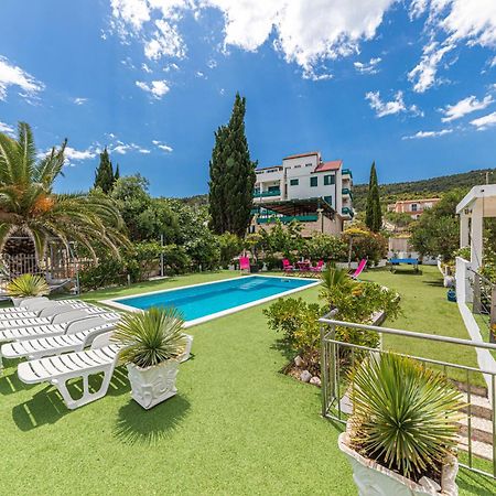 Villa Unique Sur La Plage Pour Des Vacances Inoubliables En Famille Ou Entre Amis Pour 10 Personnes Slatine Kültér fotó