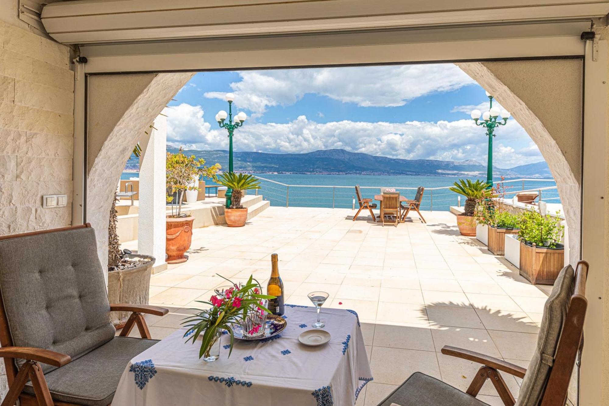 Villa Unique Sur La Plage Pour Des Vacances Inoubliables En Famille Ou Entre Amis Pour 10 Personnes Slatine Kültér fotó